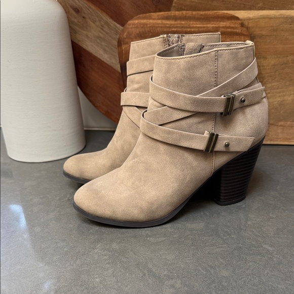 Western style nude booties size 7 - Picture 1 of 8